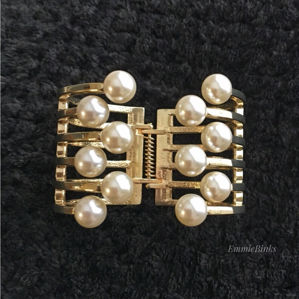 ✨3for$38  New 18KGP Linear Cage Pearl Cuff Bracelet ~ Faux Pearl Chunky Bracelet